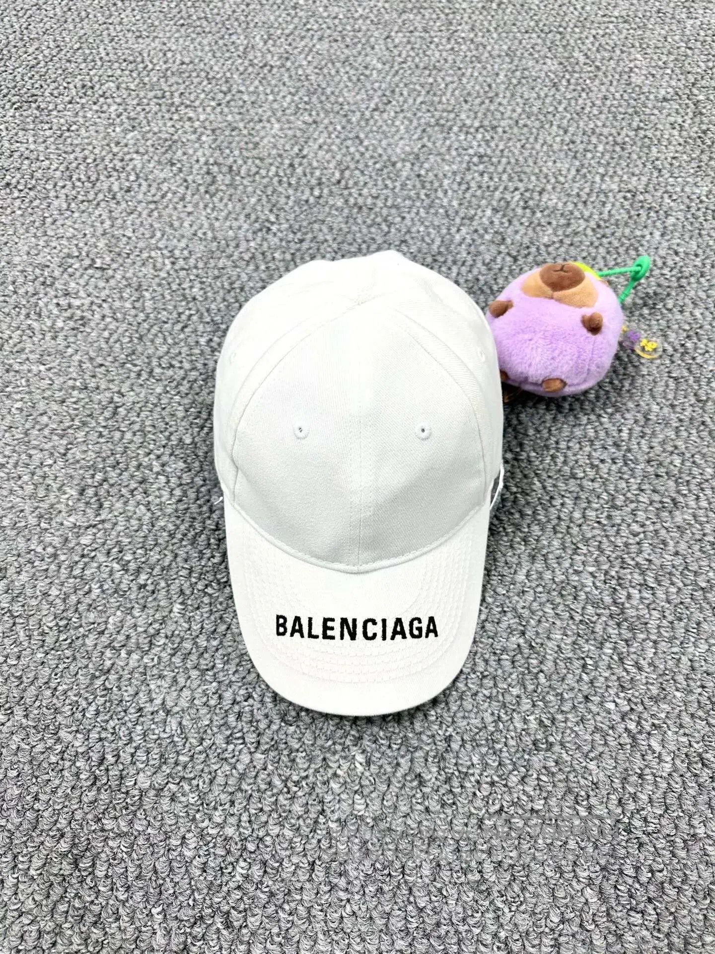 Balenciaga Balenciaga White Embroidered Letter Logo Duckbill Cap| Size ONE SIZE - 1 Thumbnail