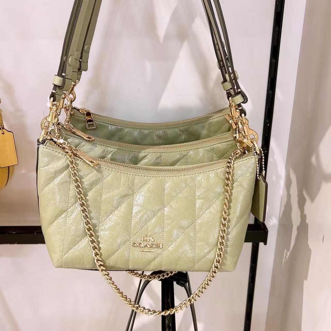 Coach Caitlin Shoulder Bag With Quilting CDZ88 Size ONE SIZE - 2 Thumbnail