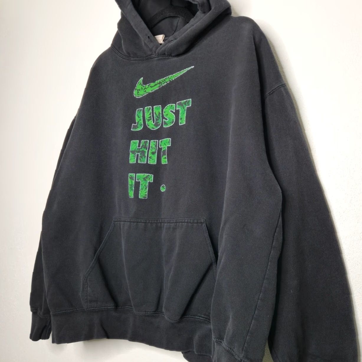 Nike VINTAGE Nike Sweatshirt Hoodie Just Hit It Week Flower Black 2XL Unisex Adults Pullover Mens Womens Size US XXL / EU 58 / 5 - 3 Thumbnail