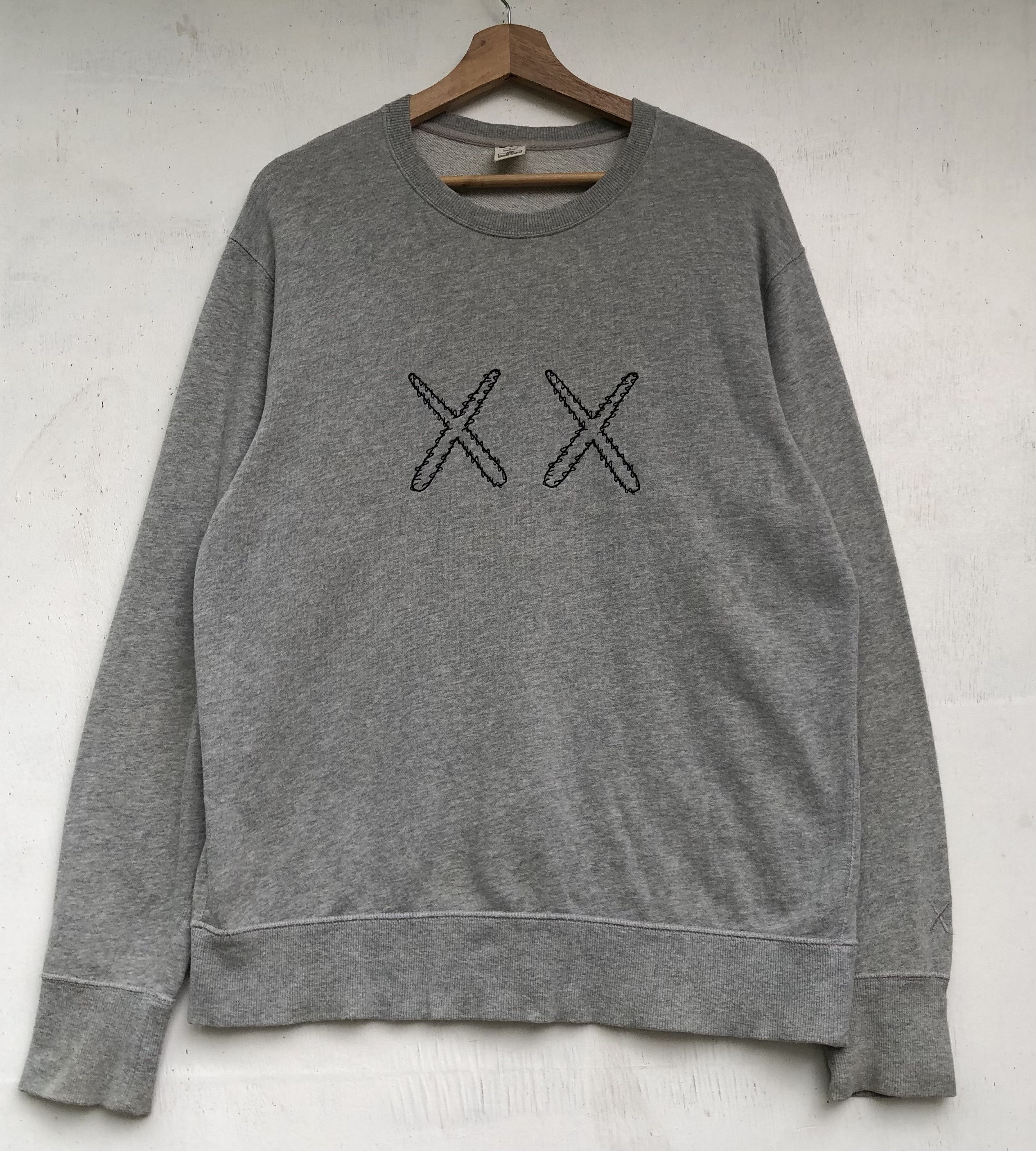 Cartoon Network Kaws X Sesame Street Crewneck Size L / US 10 / IT 46 - 1 Thumbnail