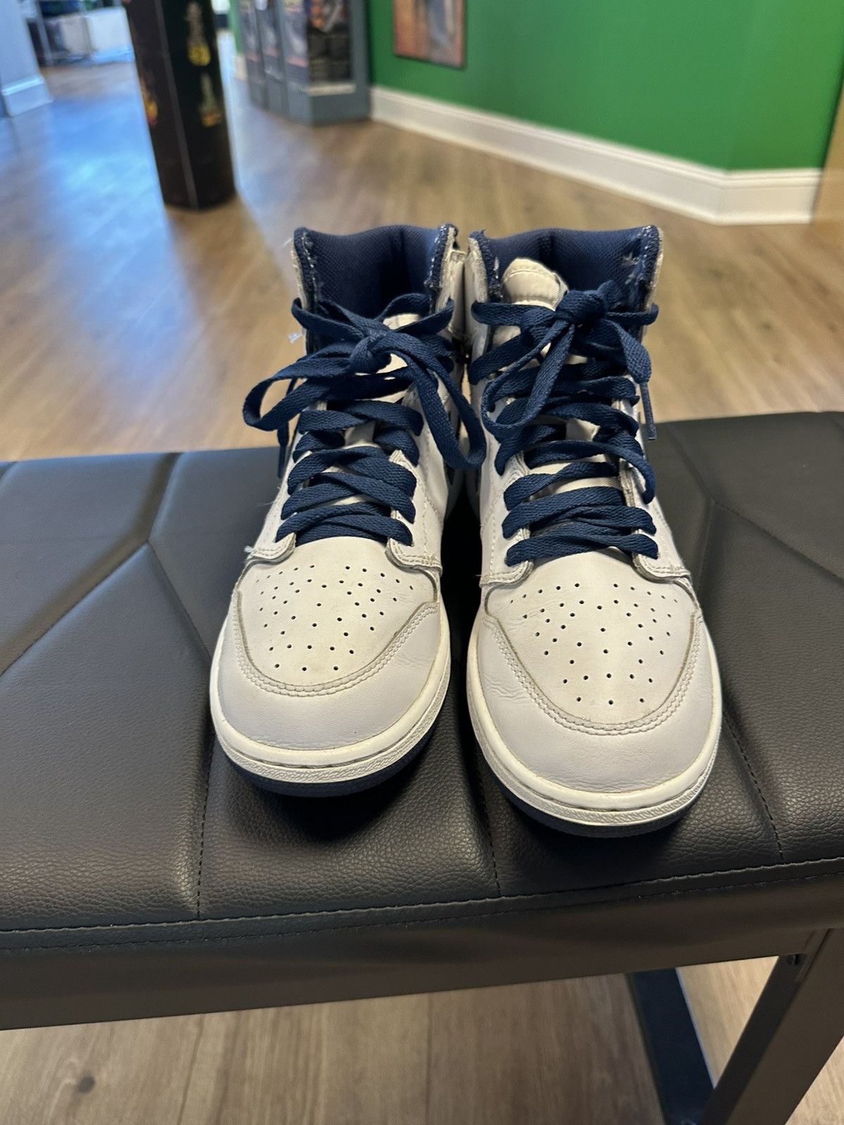 Nike Jordan 1 retro Size US 6.5 / EU 39-40 - 4 Thumbnail