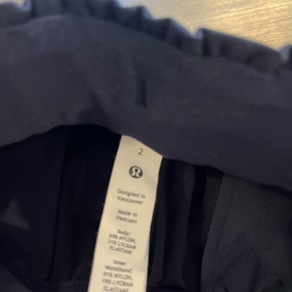 Lululemon Lululemon Stretch Luxtreme Dark Navy Casual Pants Women 2 Size 26" / US 2 / IT 38 - 5 Thumbnail