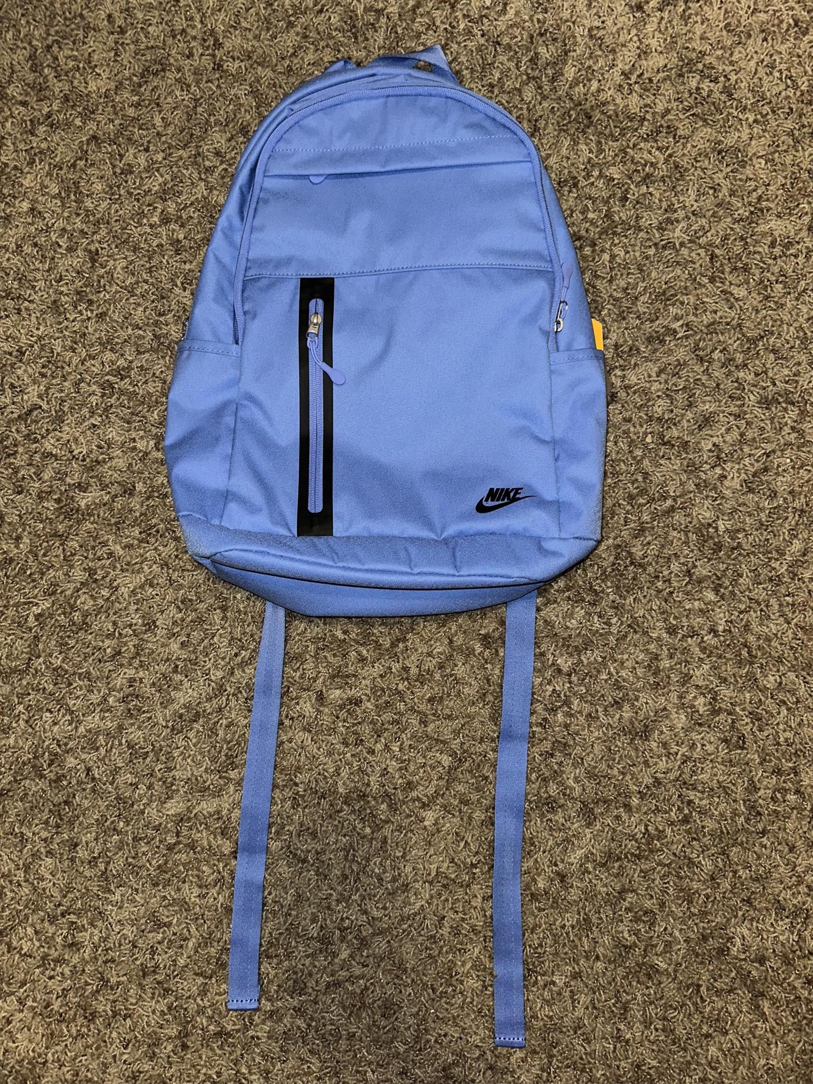 Nike Elemental Premium Backpack (21L) Sample