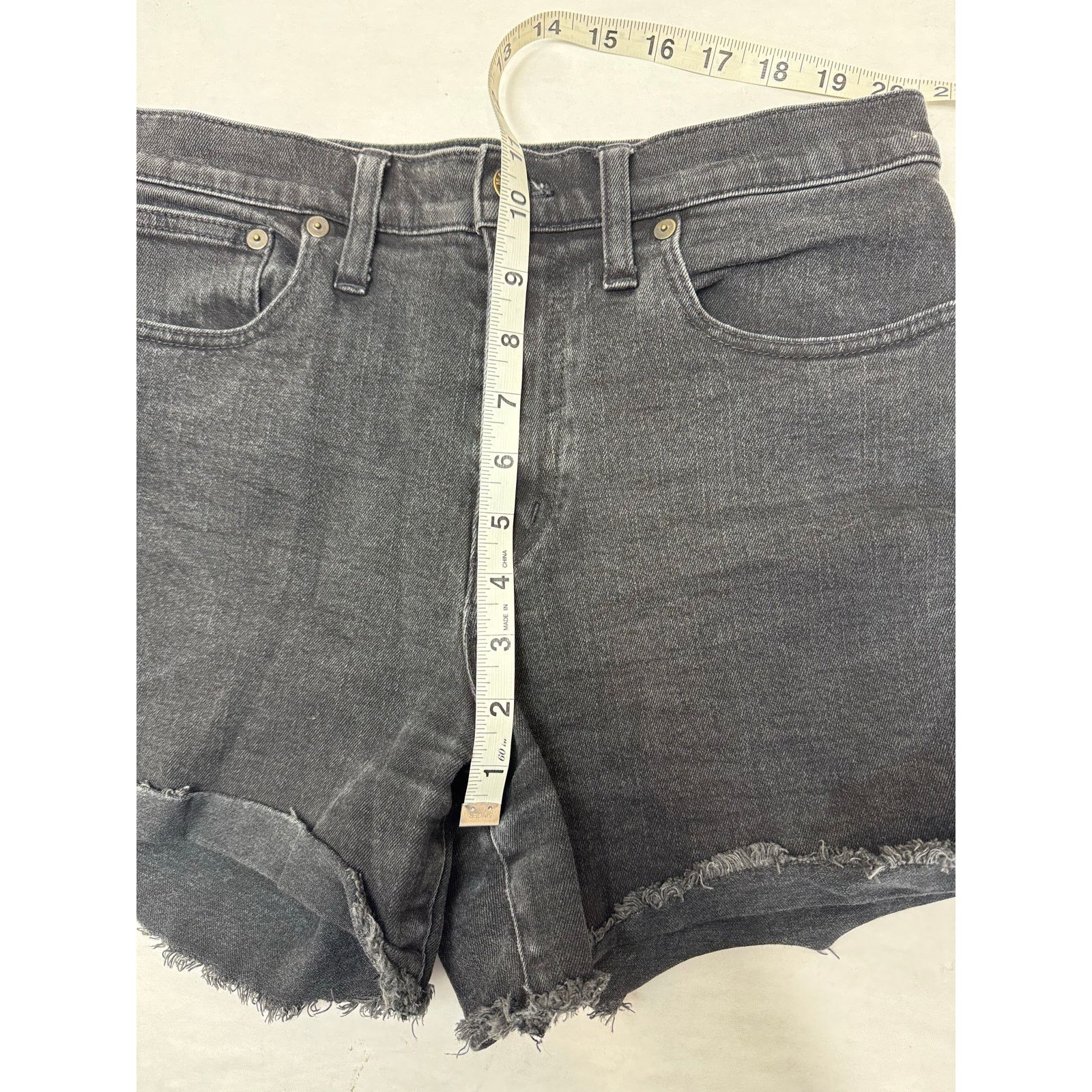Madewell Madewell High Rise Cutoff Shorts Black - Women's Size 27 Size 27" / US 4 / IT 40 - 4 Thumbnail