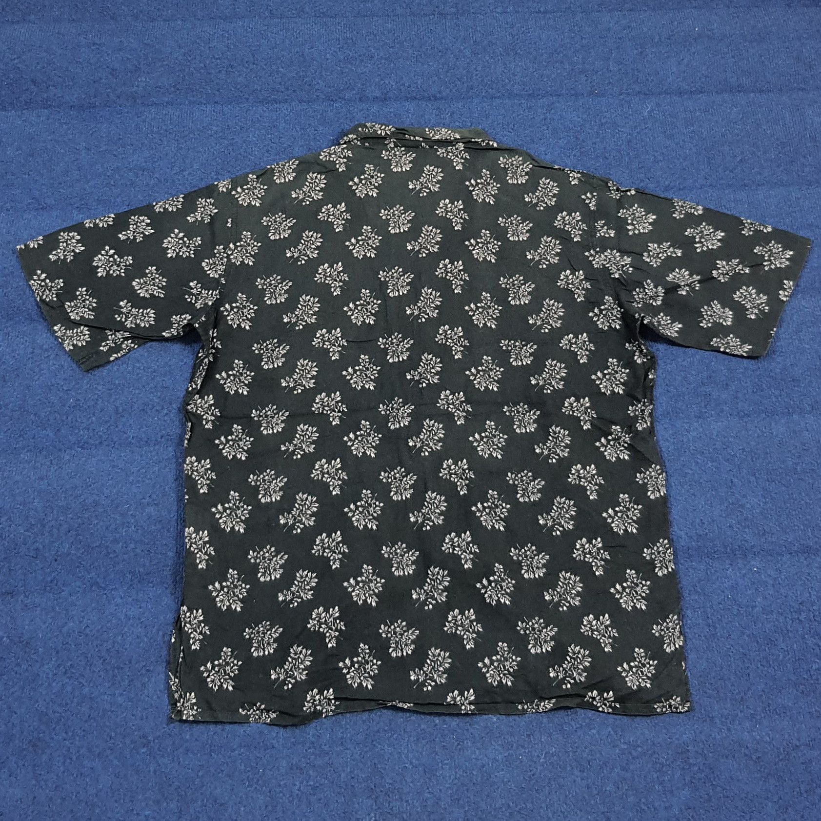 agnes b. Vintage Agnes b. Floral Printed Button Up Shirt C299N29 Size US M / EU 48-50 / 2 - 3 Thumbnail