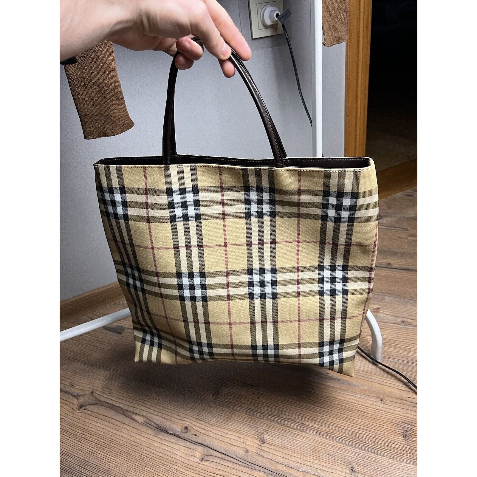 Burberry Authentic ICONIC BURBERRY Vintage Nova Check Shoulder Tote B Size ONE SIZE - 3 Thumbnail
