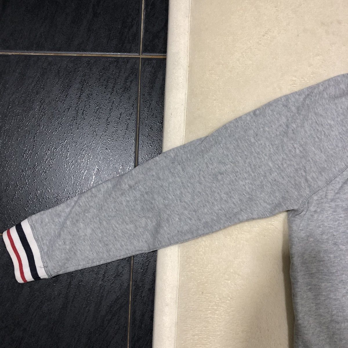 Japanese Brand × Tommy Hilfiger TOMMY HILFIGER Small Embroidered Logo Sweatshirt Size S / US 4 / IT 40 - 4 Thumbnail
