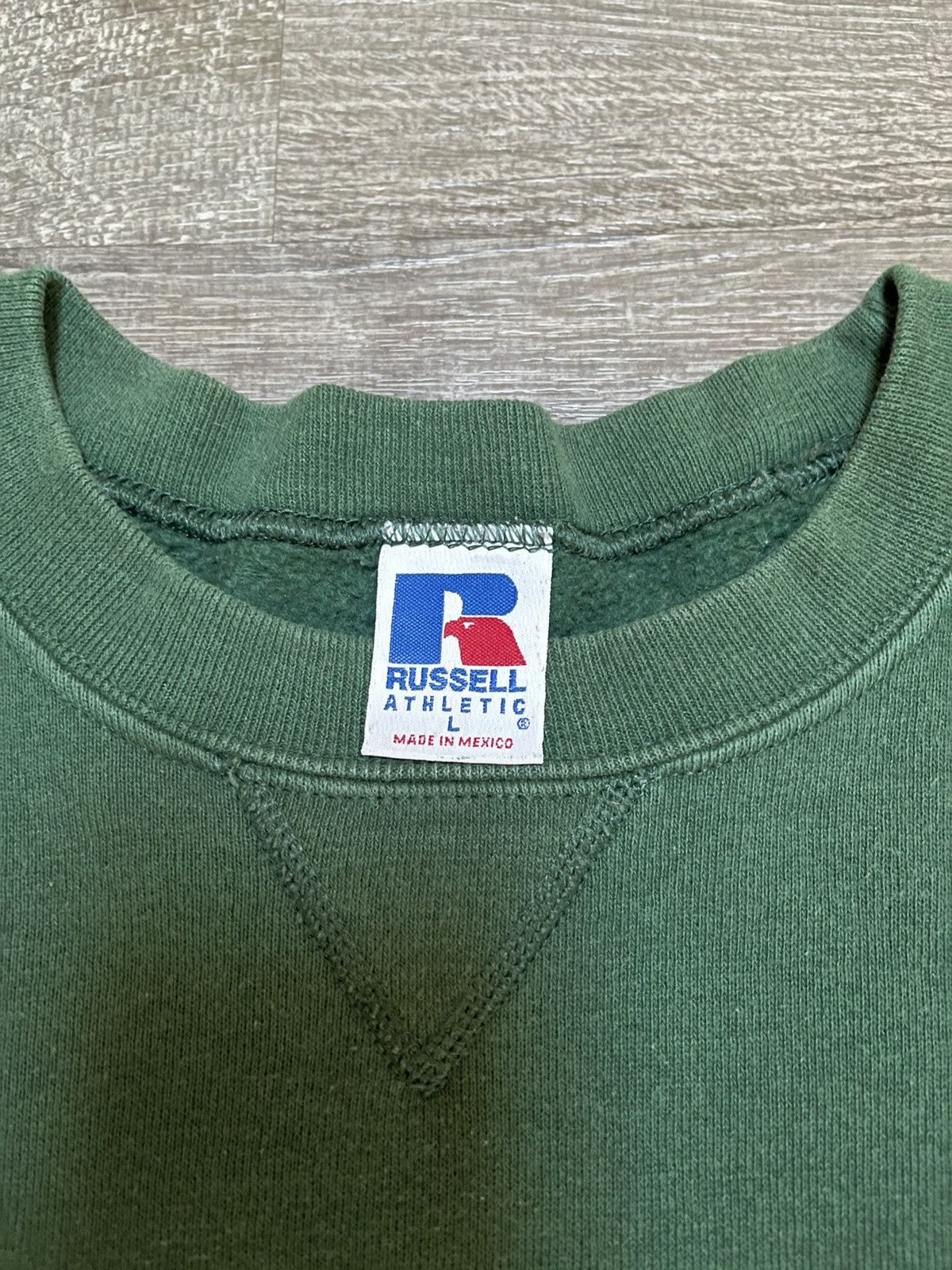 Russell Athletic × Vintage Vintage Russell Athletic Forest Green Crewneck Sweatshirt Size US L / EU 52-54 / 3 - 3 Thumbnail