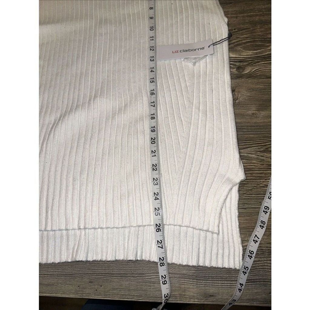 Liz Claiborne Liz Claiborne Crema Sleeveless Turtleneck Sweater. Large. 10 Size L / US 10 / IT 46 - 9 Thumbnail