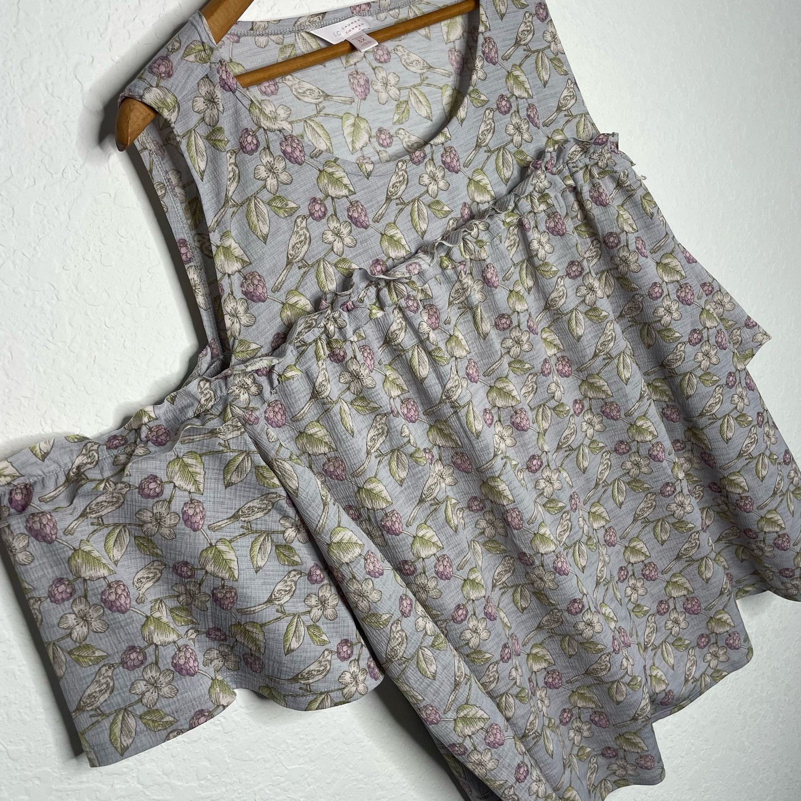 Other NWOT Lauren Conrad Cold Shoulder Top Size 3XL / US 20-22 - 3 Thumbnail
