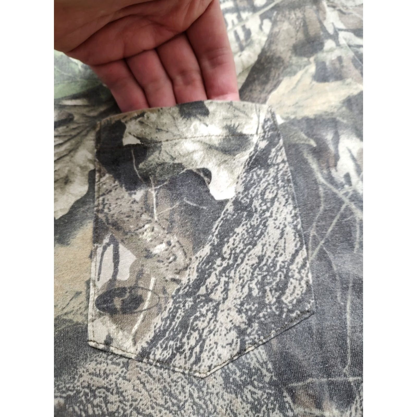 Vintage VINTAGE Mossy Oak Break Up Pocket T Shirt Men XL Camo Ringer USA Single Stitch 90s Size US XL / EU 56 / 4 - 3 Thumbnail