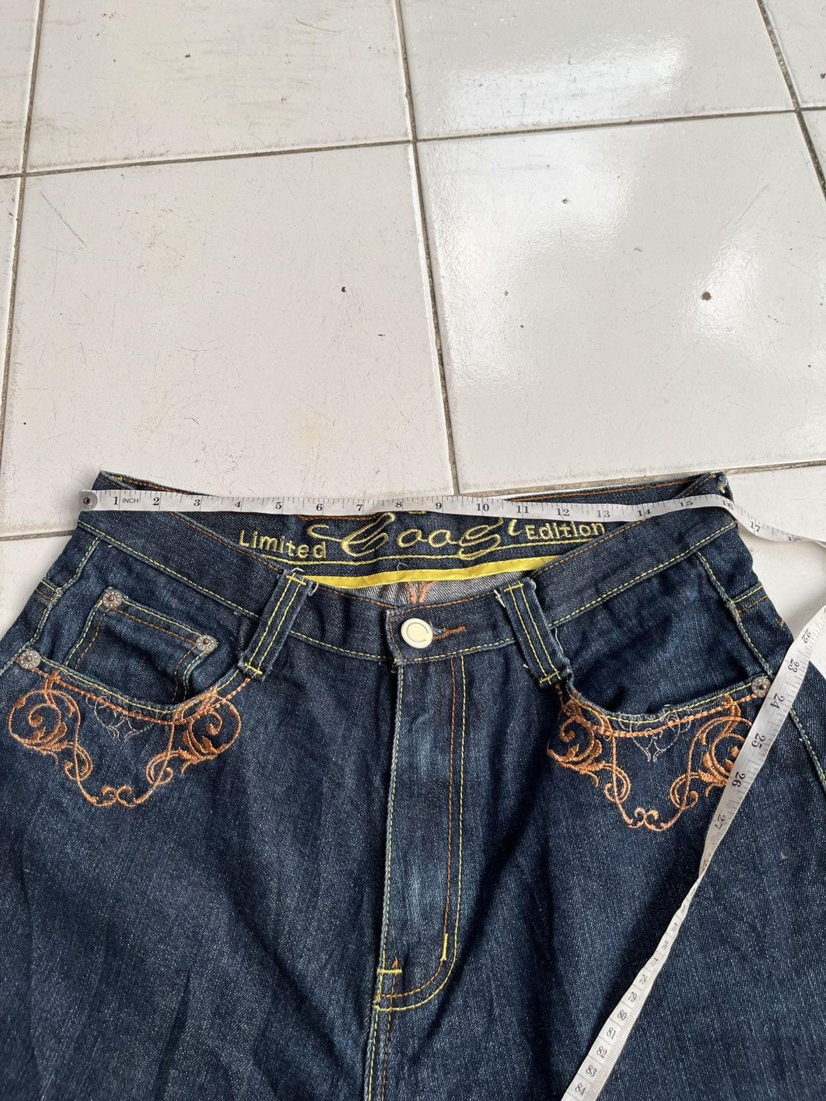 Coogi Coogi Tribal baggy style Size US 33 - 7 Thumbnail