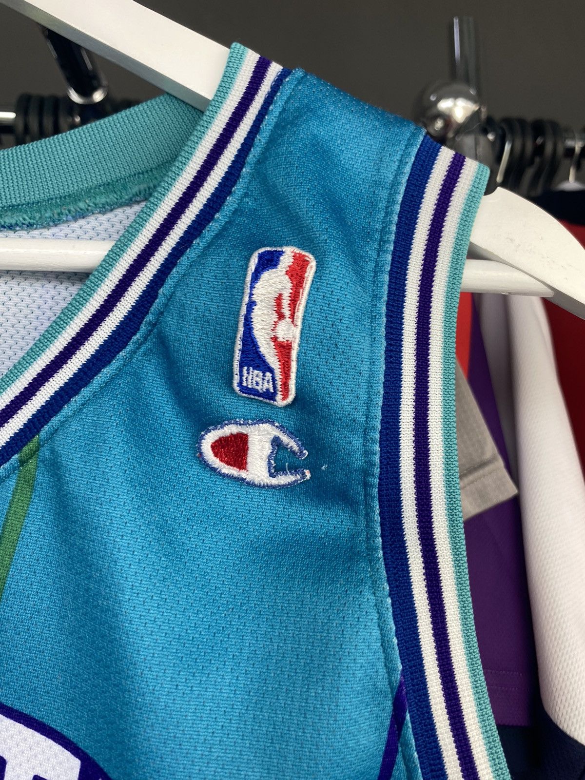 Champion VINTAGE CHARLOTTE HORNETS NBA BASKETBALL JERSEY #33 MOURNING Size US XL / EU 56 / 4 - 5 Thumbnail