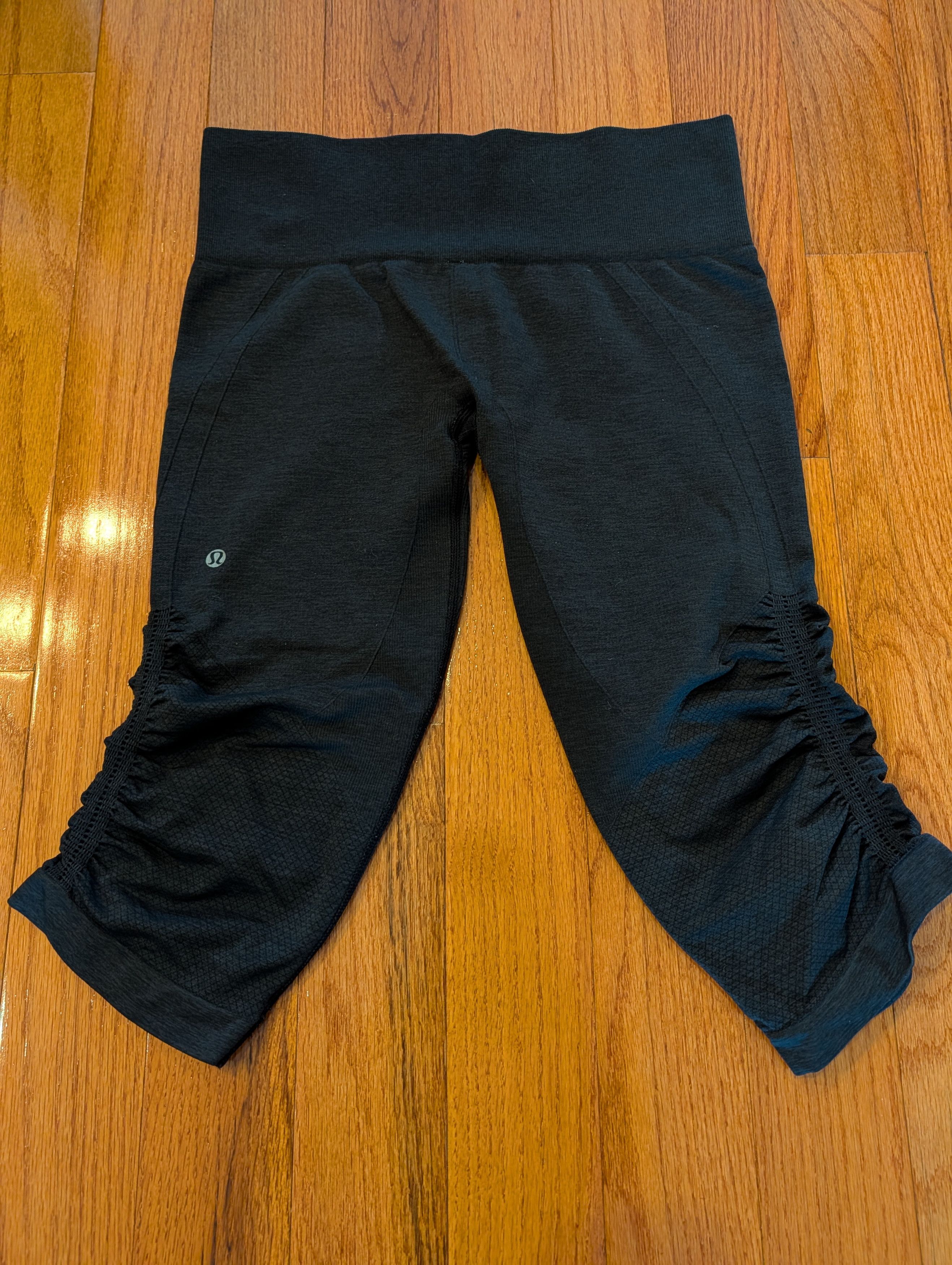 Lululemon LULULEMON FLOW CROP PANTS YOGA PILATES GYM SPIN size 10 Size 30" / US 8 / IT 44 - 1 Thumbnail