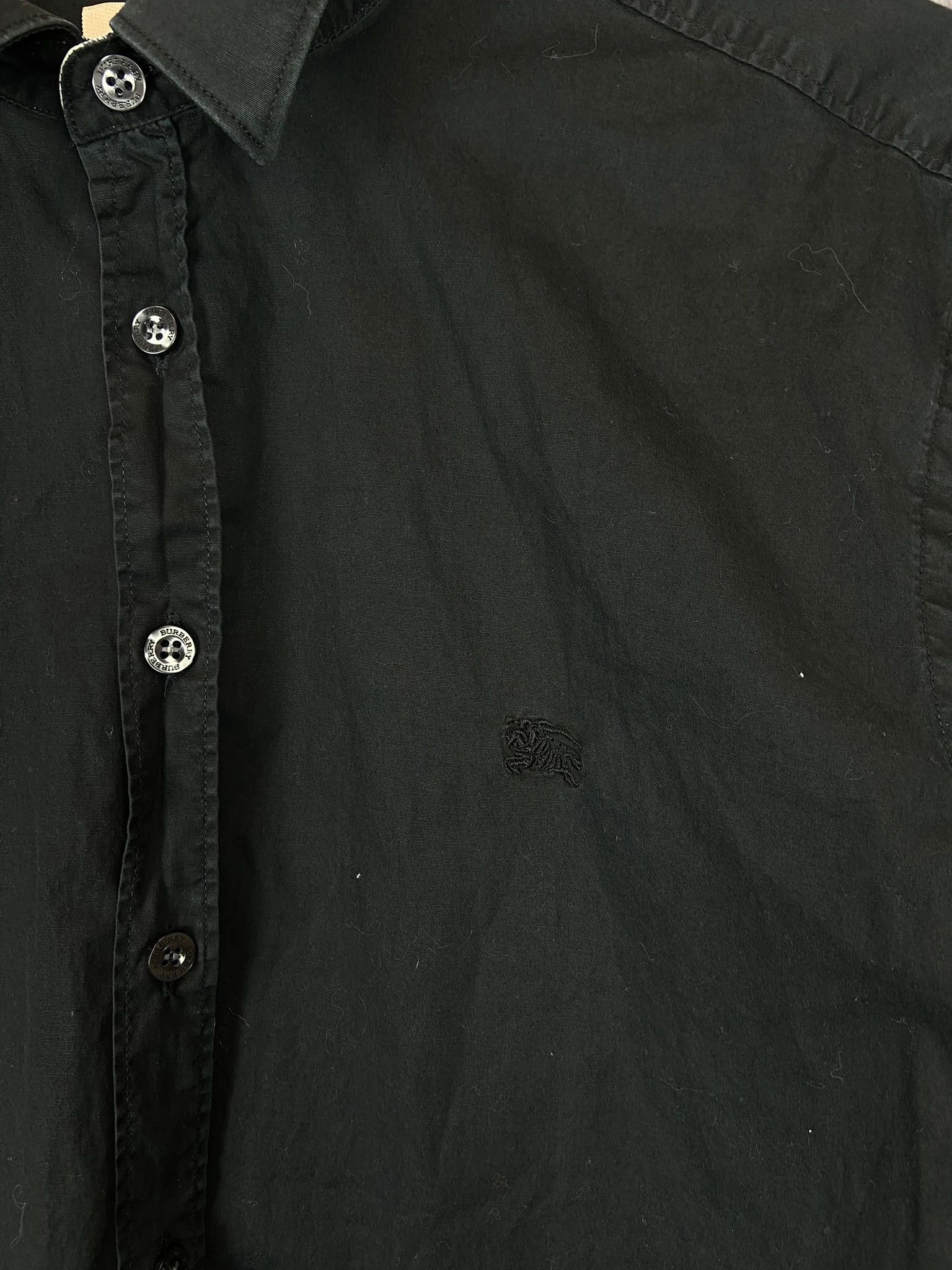 Burberry Burberry Black Button-Up Shirt L – Collar Detail Size US L / EU 52-54 / 3 - 2 Thumbnail