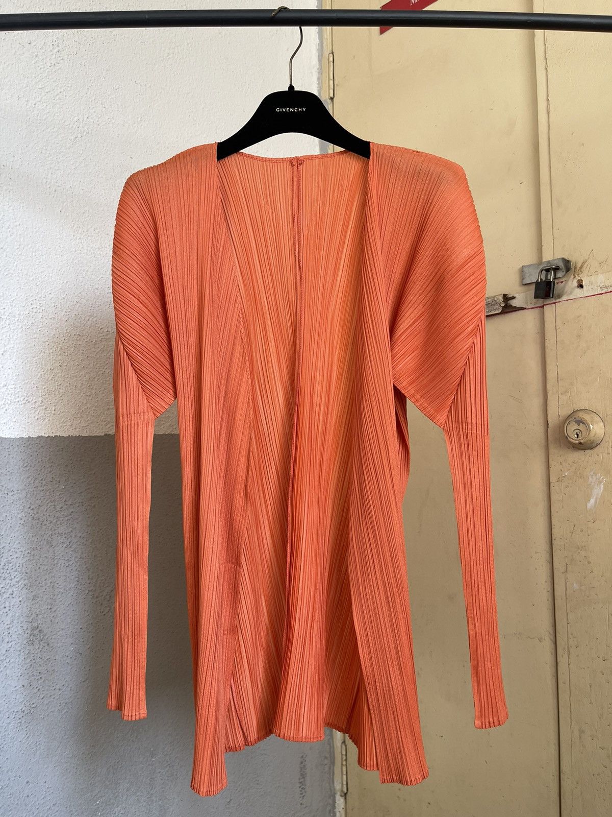 Pleats Please Issey Miyake Issey Miyake Pleats Please Coral Cardigan Orange Size ONE SIZE - 1 Thumbnail