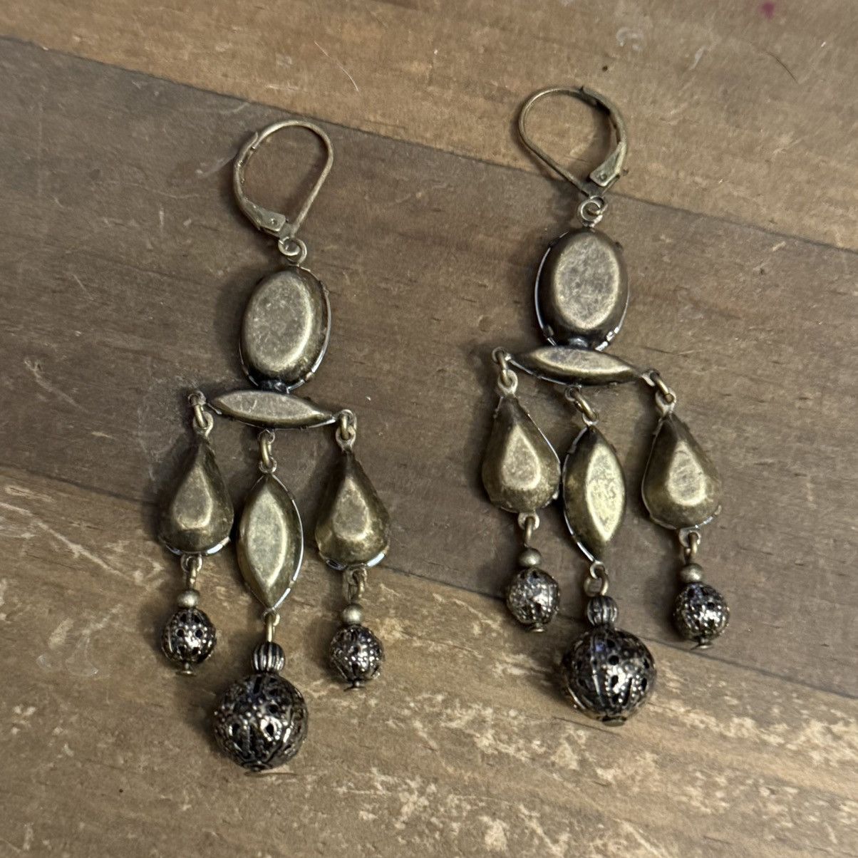 Other Bronze tone red gemstone Victorian chandelier earrings Size ONE SIZE - 3 Thumbnail
