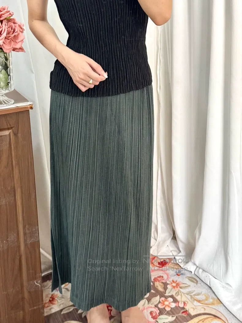 Issey Miyake Issey Miyake size:3 Dark Green Pleated Midi Skirt Size 22" - 2 Thumbnail