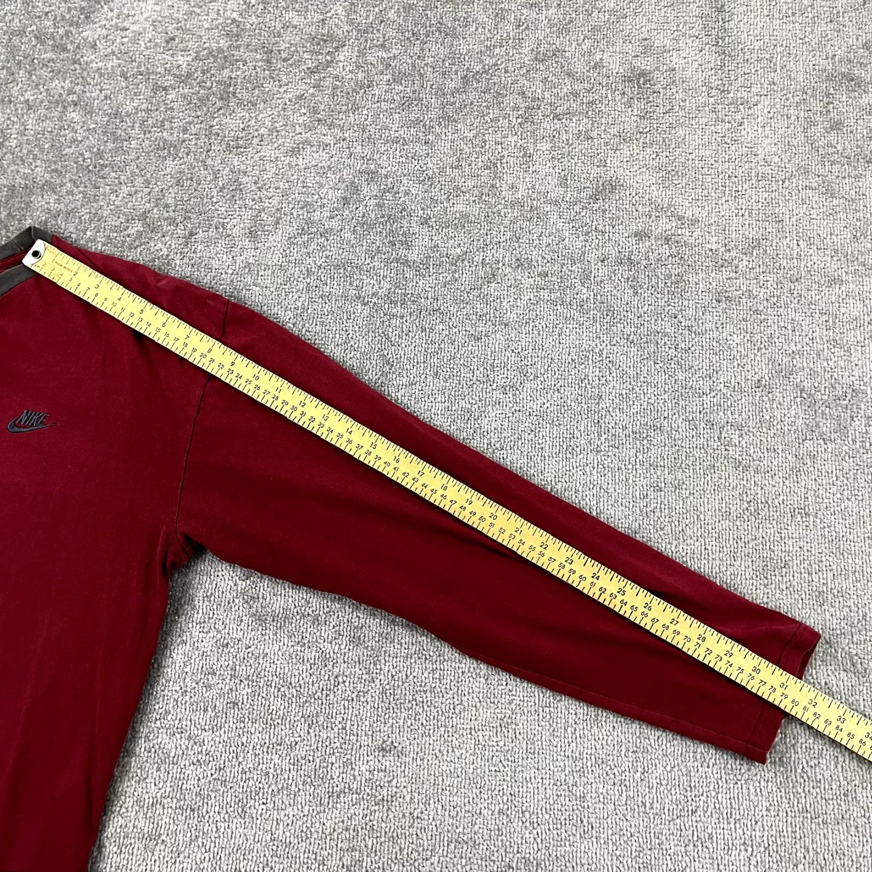 Nike VINTAGE Nike Crewneck Shirt Men Large Red Logo Distressed Y2K Classic Size US L / EU 52-54 / 3 - 7 Thumbnail