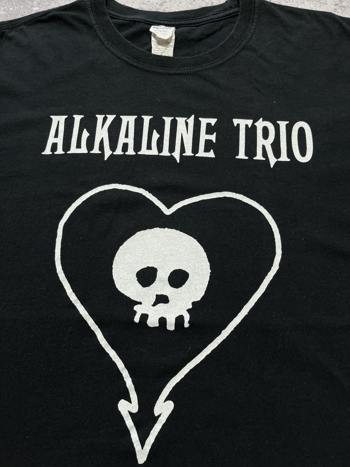 Band Tees Vintage ALKALINE TRIO Punk Band Tour Y2K Tshirt Size US L / EU 52-54 / 3 - 6 Thumbnail