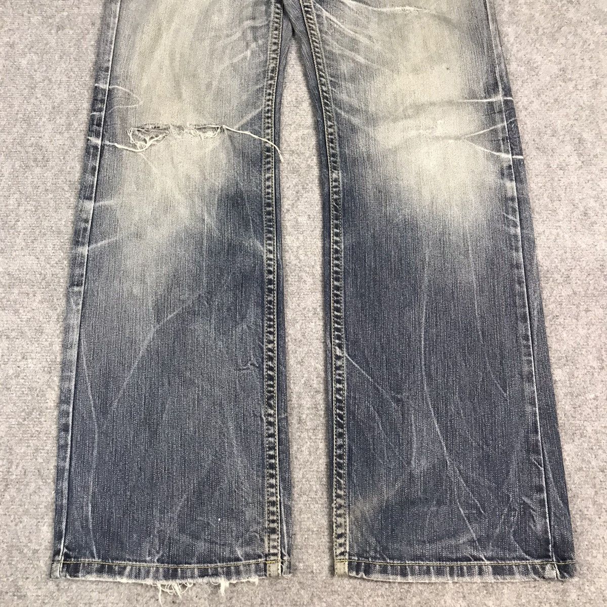 Japanese Brand DISTRESSED DENIM BAGGY RED PEPPER PANTS Size US 34 / EU 50 - 2 Thumbnail