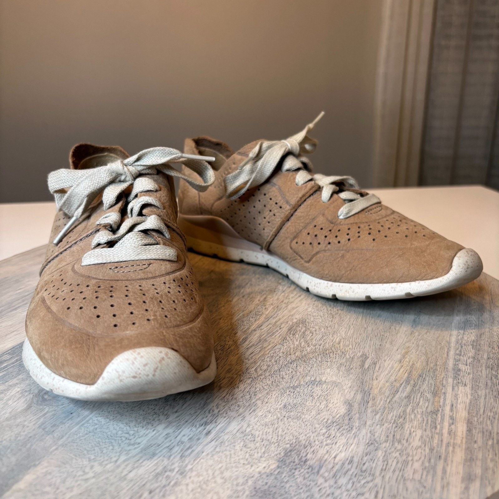 UGG Tye Women's Brown Suede Tideline Shoes Sneakers Size 8