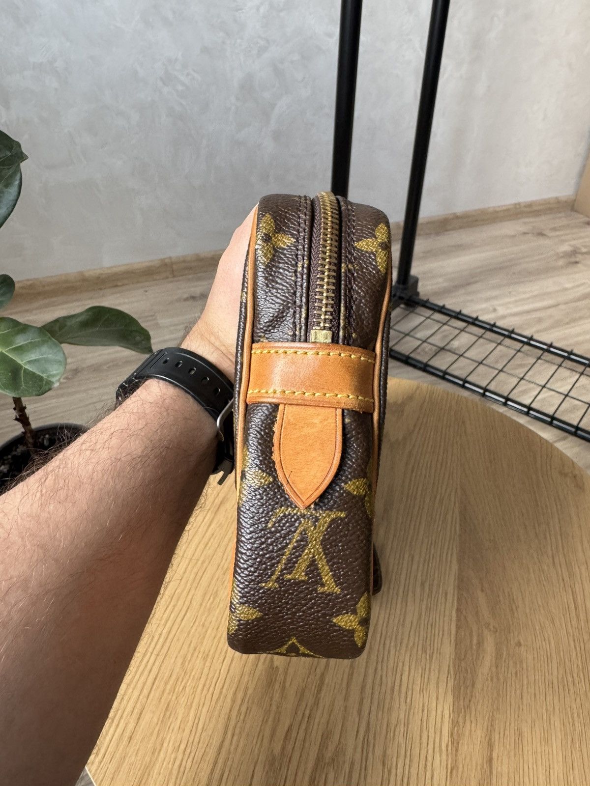 Louis Vuitton Louis Vuitton Brown Monogram Clutch Bag Size ONE SIZE - 5 Thumbnail