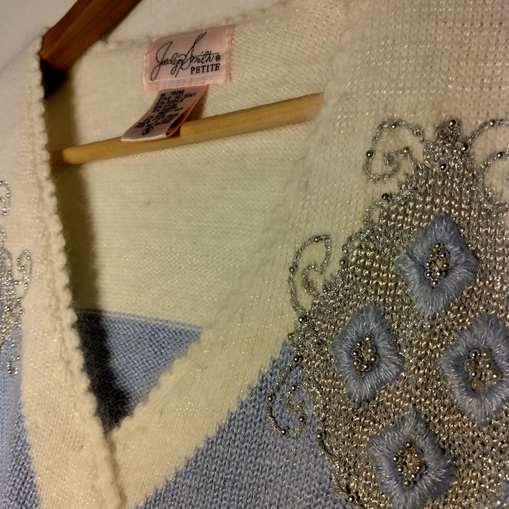 Vintage VINTAGE Jaclyn Smith Petite Sweater Poof Shoulder Blue White Silver Beaded Acrylic Angora Wool Beads Pullover 80s Women PS XS/S Size S / US 4 / IT 40 - 3 Thumbnail
