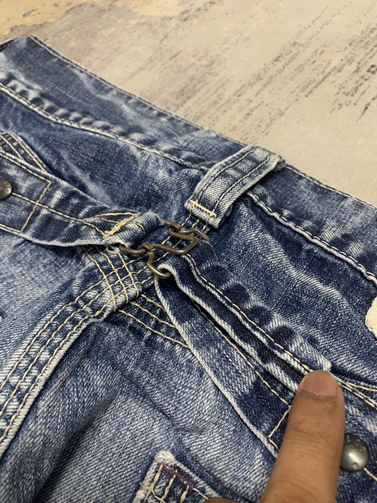 Levi's Vintage Levis 503 Buckle Back Distressed Denim Jeans 33x32 Size US 33 - 15 Thumbnail