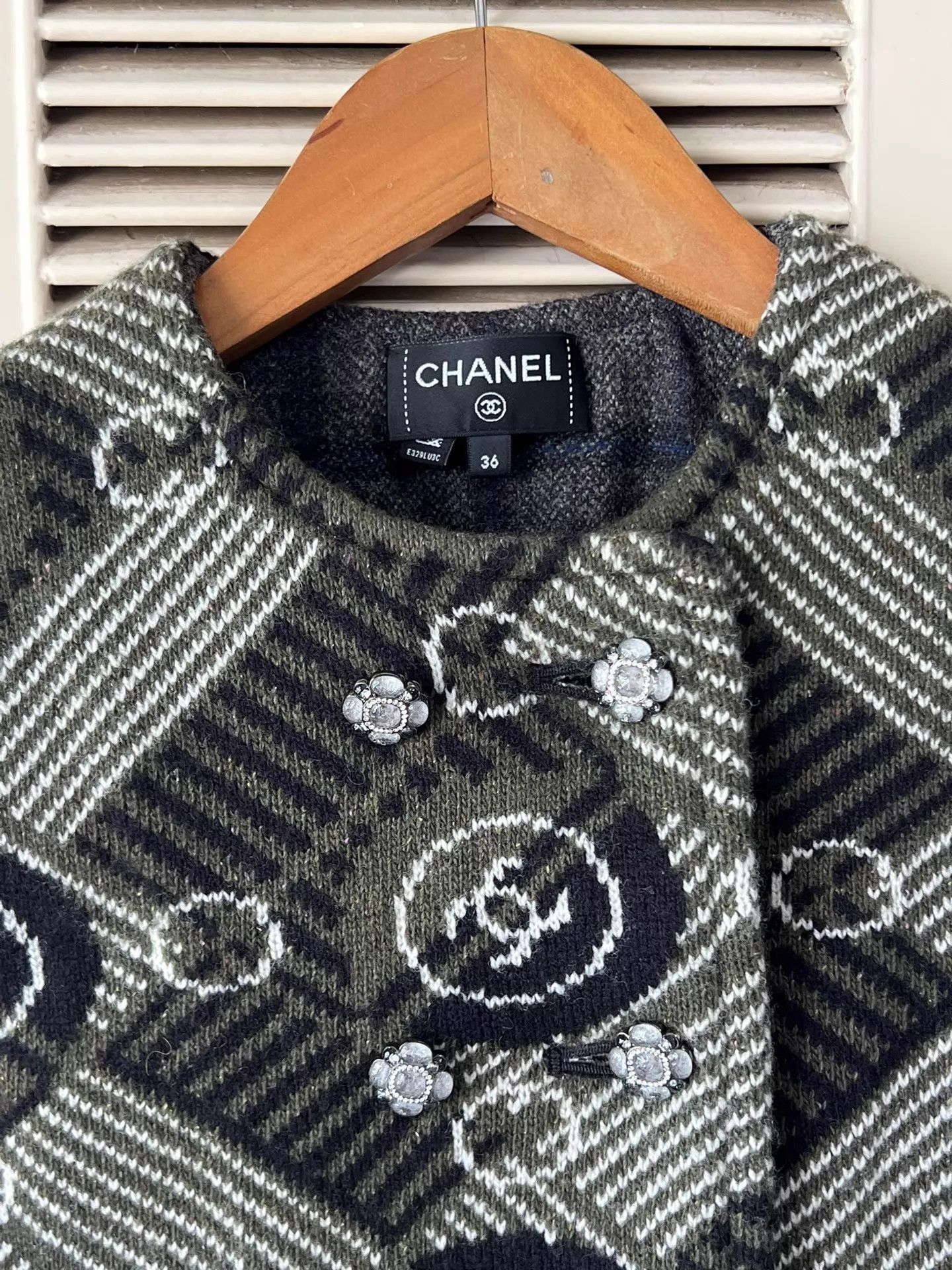 Chanel Chanel CC Logo Wool Blend Jacket 36 Near New Size XS / US 0-2 / IT 36-38 - 3 Thumbnail