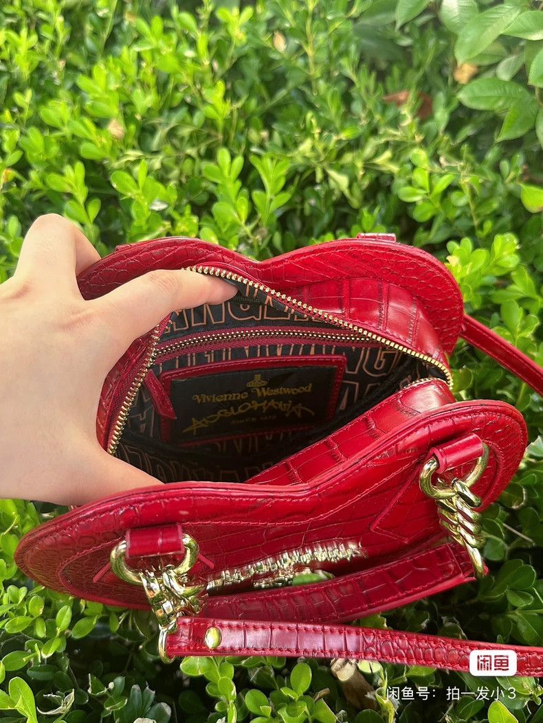 Vivienne Westwood Vivienne Westwood Crocodile pattern red heart handbag Size ONE SIZE - 8 Thumbnail