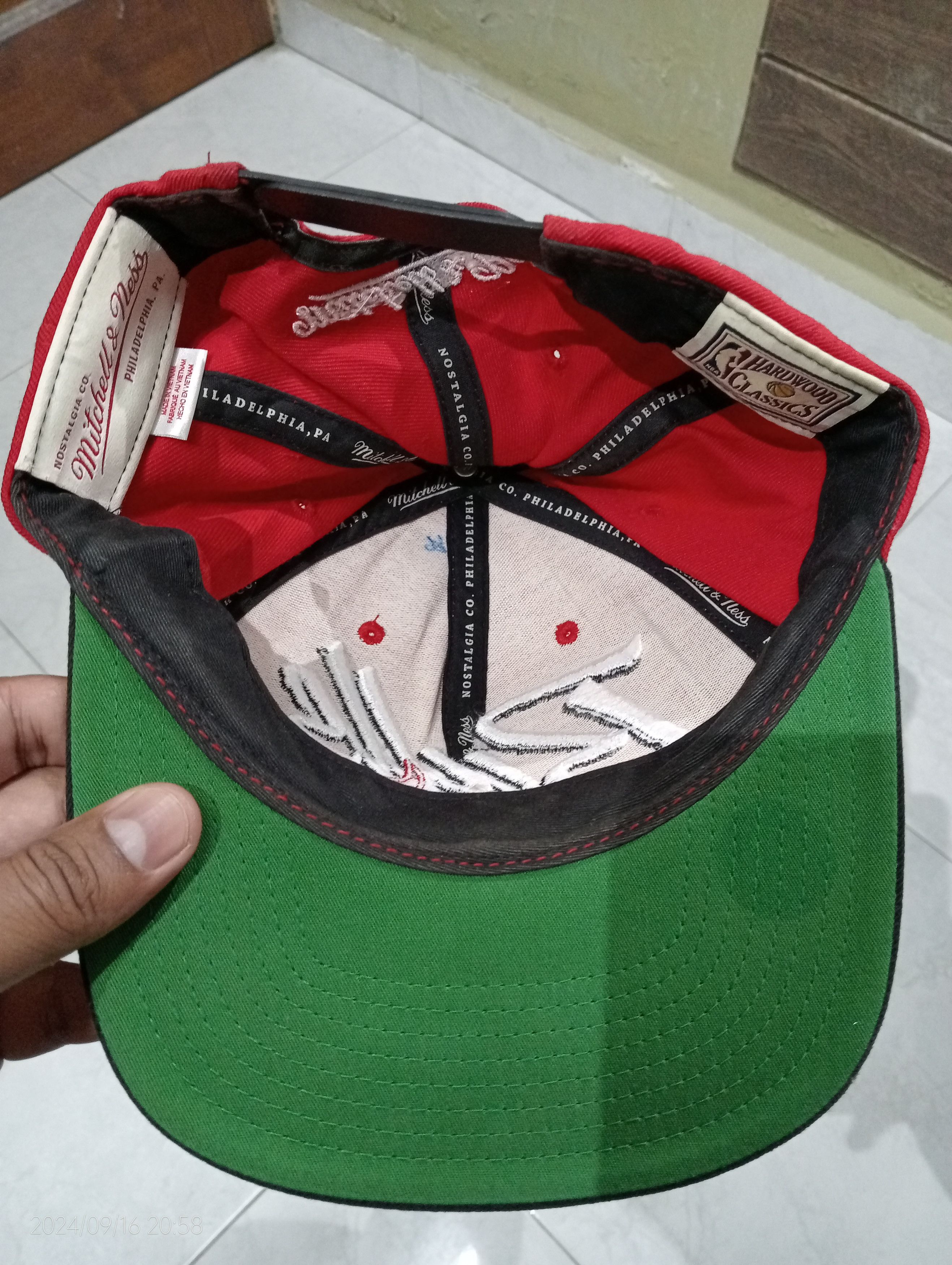Mitchell & Ness Vintage Mitchell & Ness Chicago Bulls Embroidery Cap Size ONE SIZE - 12 Thumbnail