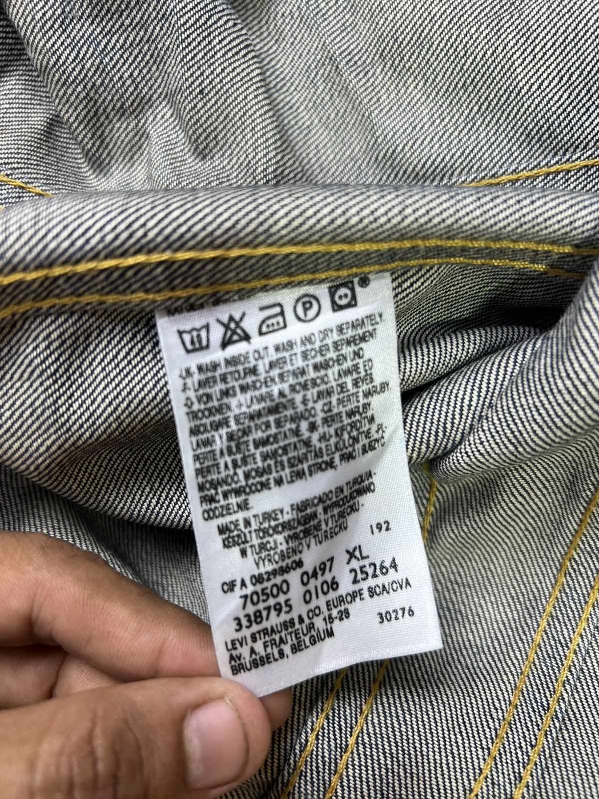 Levi's Vintage Clothing Vintage Y2K Levi’s 70500 Denim Trucker Jacket XL Distressed Size US XL / EU 56 / 4 - 7 Thumbnail