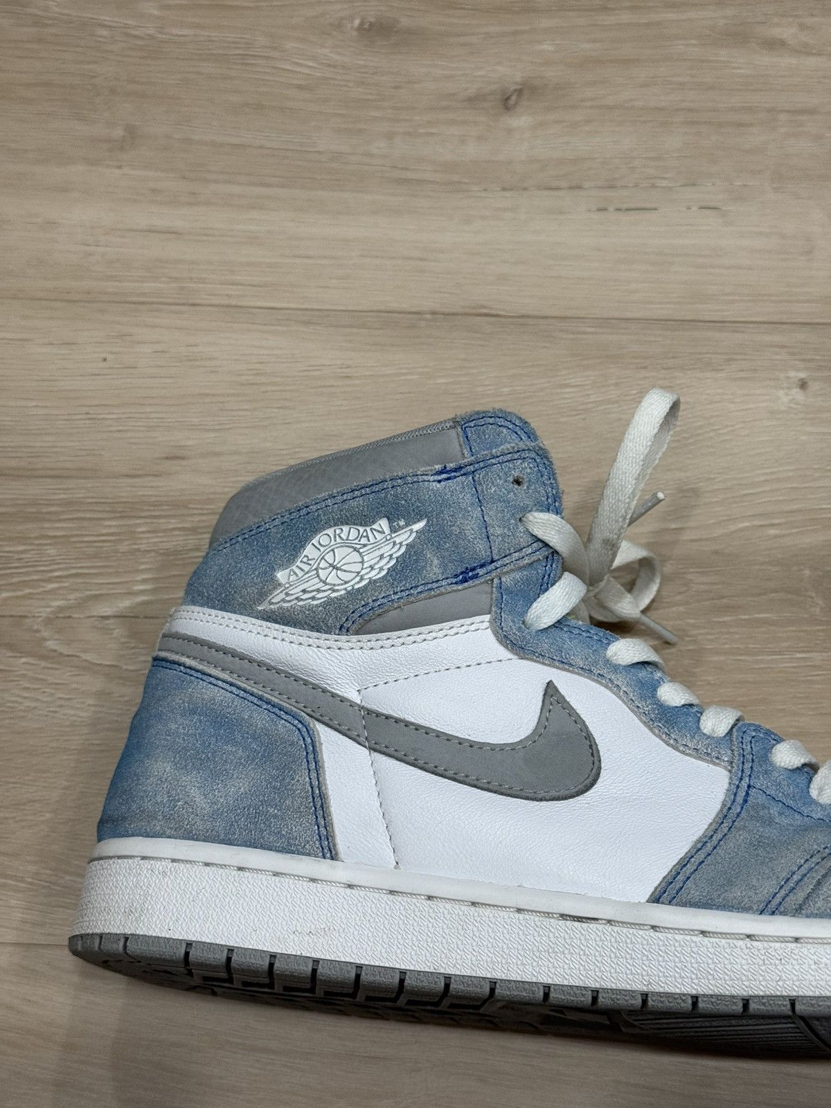 Jordan Brand Air Jordan 1 “Hyper Royal” Size US 12 / EU 45 - 4 Thumbnail