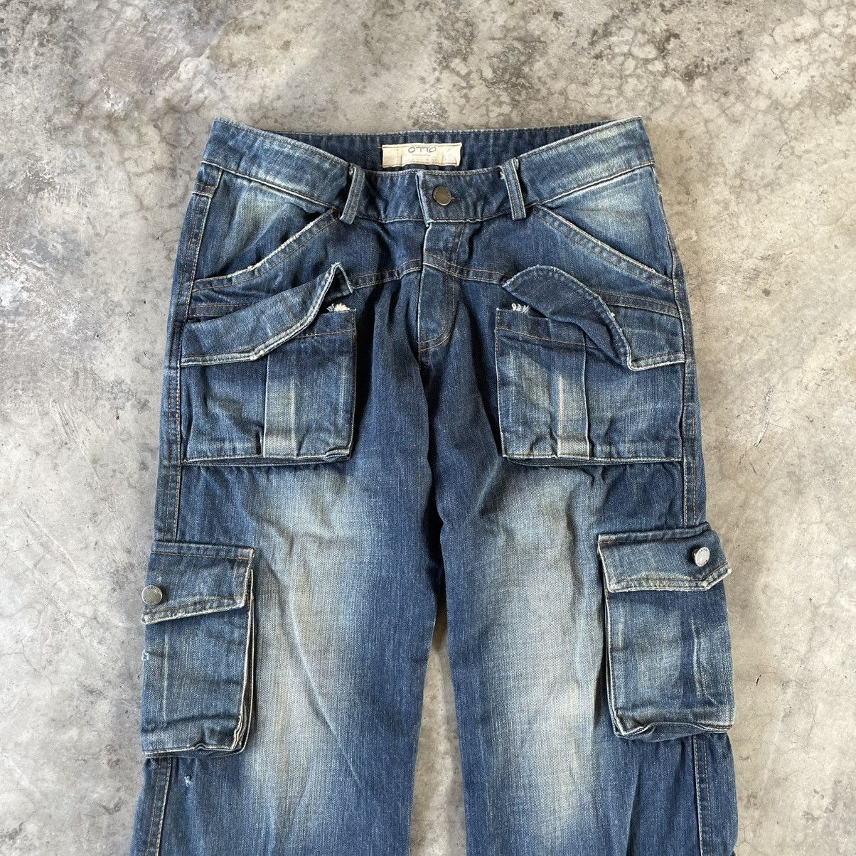 Designer × Marc Jacobs 🔥Marc Jacobs 8 Pocket Stoned Wash Flare Women Distress Jeans Size 31" - 2 Thumbnail