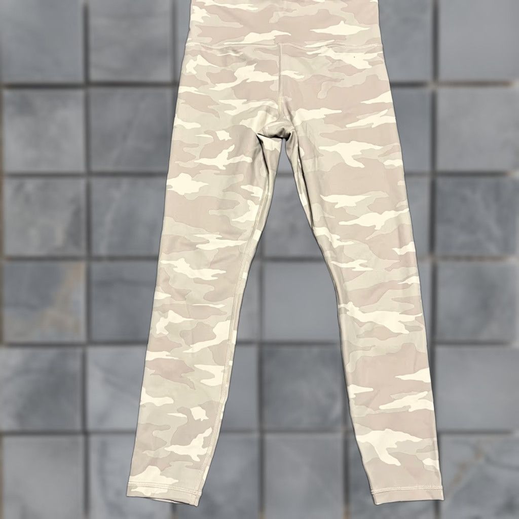 Athleta Athleta Leggings Womens Small Elation Camo 7/8 Beige Pants Size 28" / US 6 / IT 42 - 1 Thumbnail