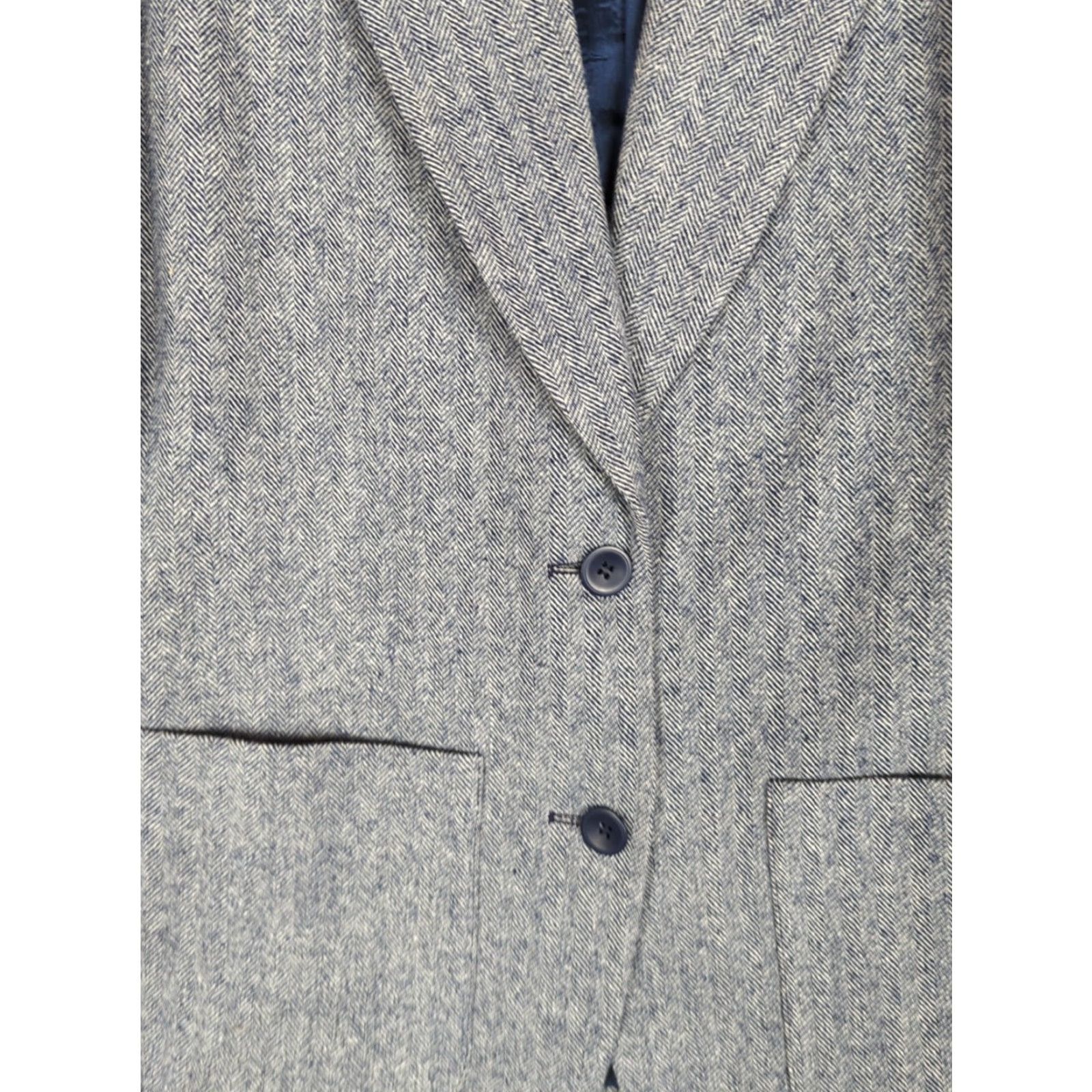 Pendleton VINTAGE Pendleton Blazer Women 10 Navy Blue Herringbone 100% Wool Lined Notch Lapel Two-Button Short? Wait Size L / US 10 / IT 46 - 2 Thumbnail