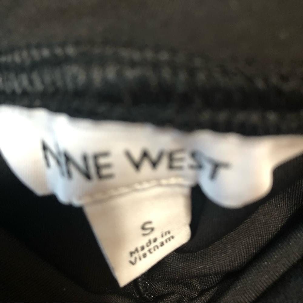 Nine West NWOT Nine West leather look shiny black leggings sz S Size 28" / US 6 / IT 42 - 5 Thumbnail