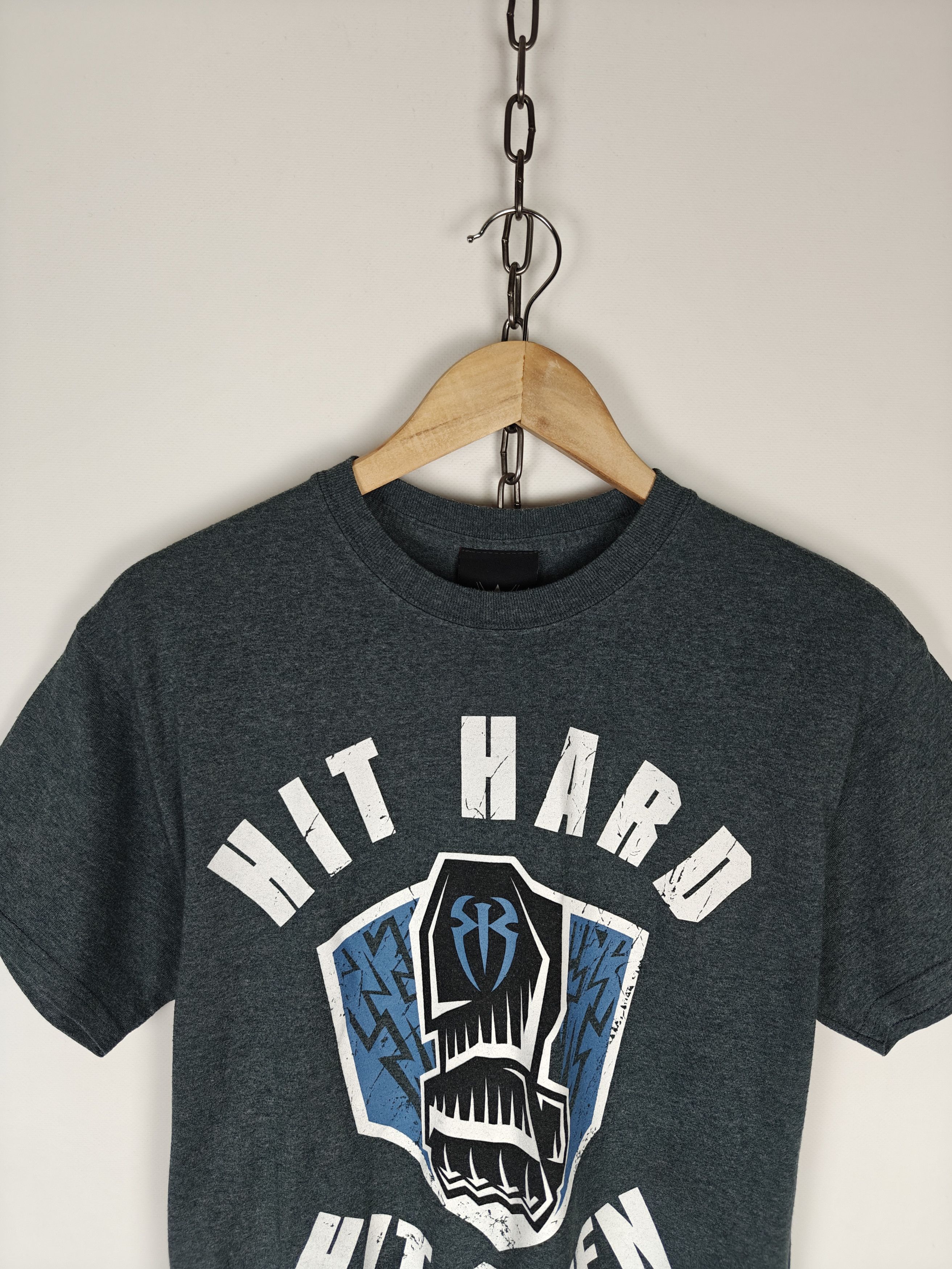 WWE WWE T-Shirt Merch Roman Reigns Hit Hard Gray size M Size US M / EU 48-50 / 2 - 4 Thumbnail