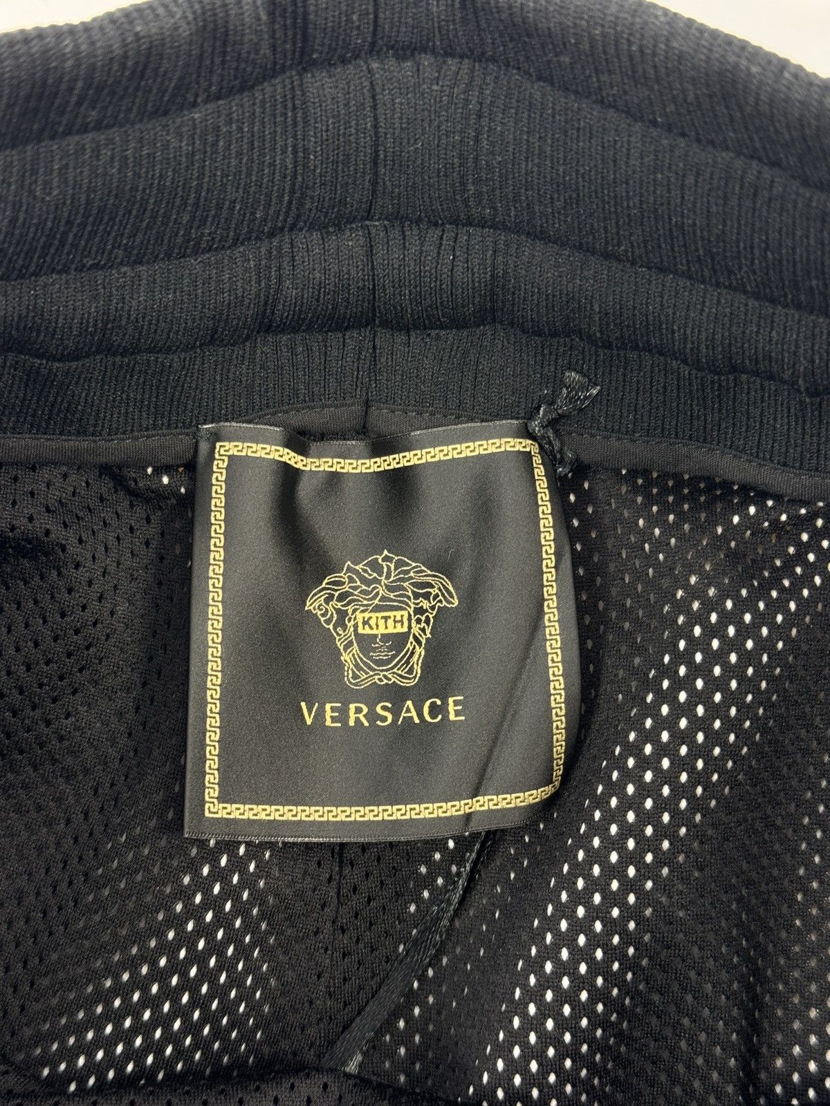 Kith × Versace GRECO SHORTS Size US 34 / EU 50 - 3 Thumbnail