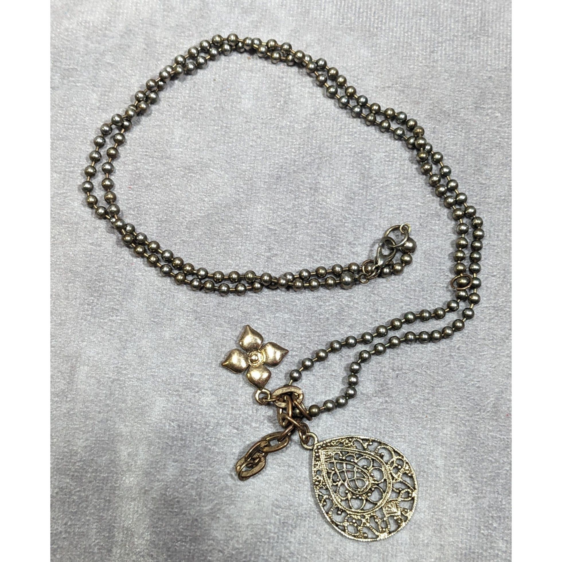 Other Bohemian Floral Gold Tone Charm Cluster Pendant Necklace Size ONE SIZE - 10 Thumbnail