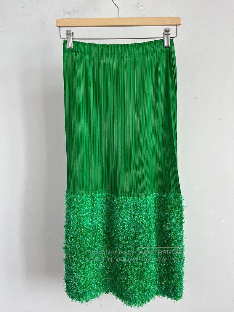 Issey Miyake Issey Miyake size:3 Green Midi Skirt Size 23" - 2 Thumbnail