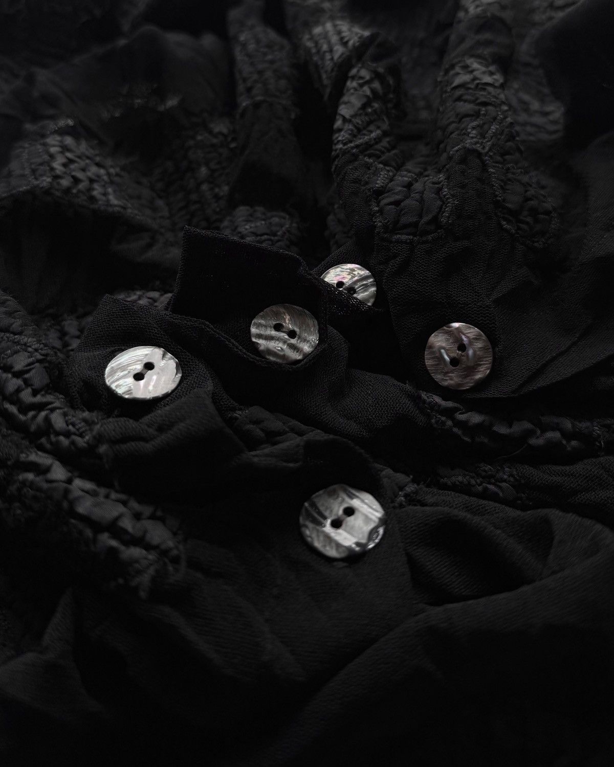 Issey Miyake YOSHIKI HISHINUMA WRINKLE BUTTON SHIRT Size M / US 6-8 / IT 42-44 - 7 Thumbnail