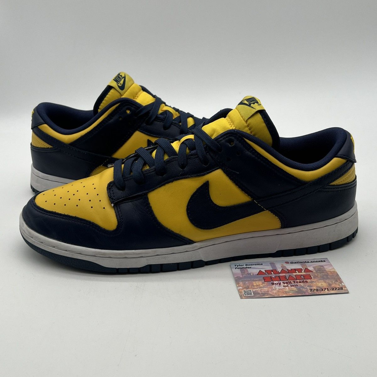 Nike dunk low Michigan