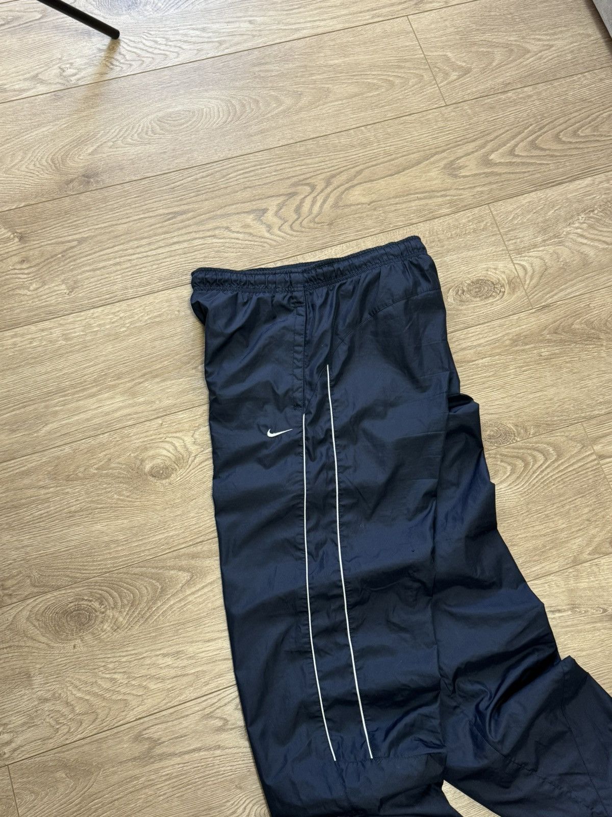 Nike Vintage Nike nylon swoosh Y2K pants sweatpants size M Size US 32 / EU 48 - 6 Thumbnail