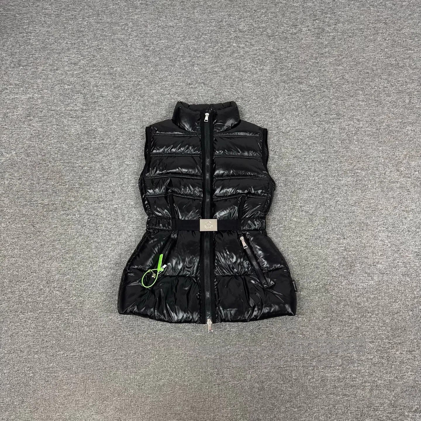 Moncler Moncler size 1 Waist-tight down vest| Size S / US 4 / IT 40 - 1 Thumbnail