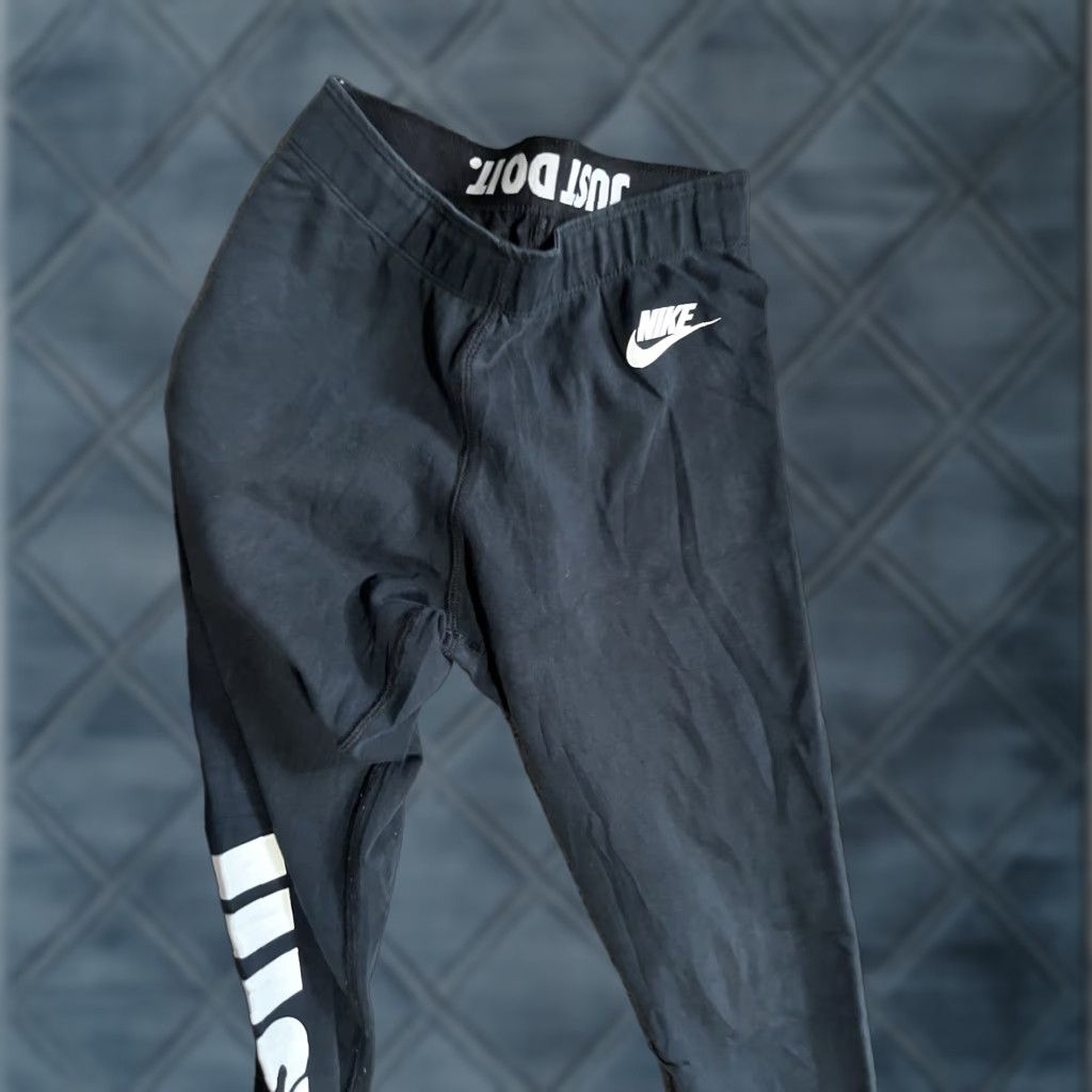 Nike Nike Leg-A-See Leggings Women’s XS Black 726085-010 Cotton Polyester Spandex Comfort Elastic Waist Training Leggings Size 26" / US 2 / IT 38 - 1 Thumbnail