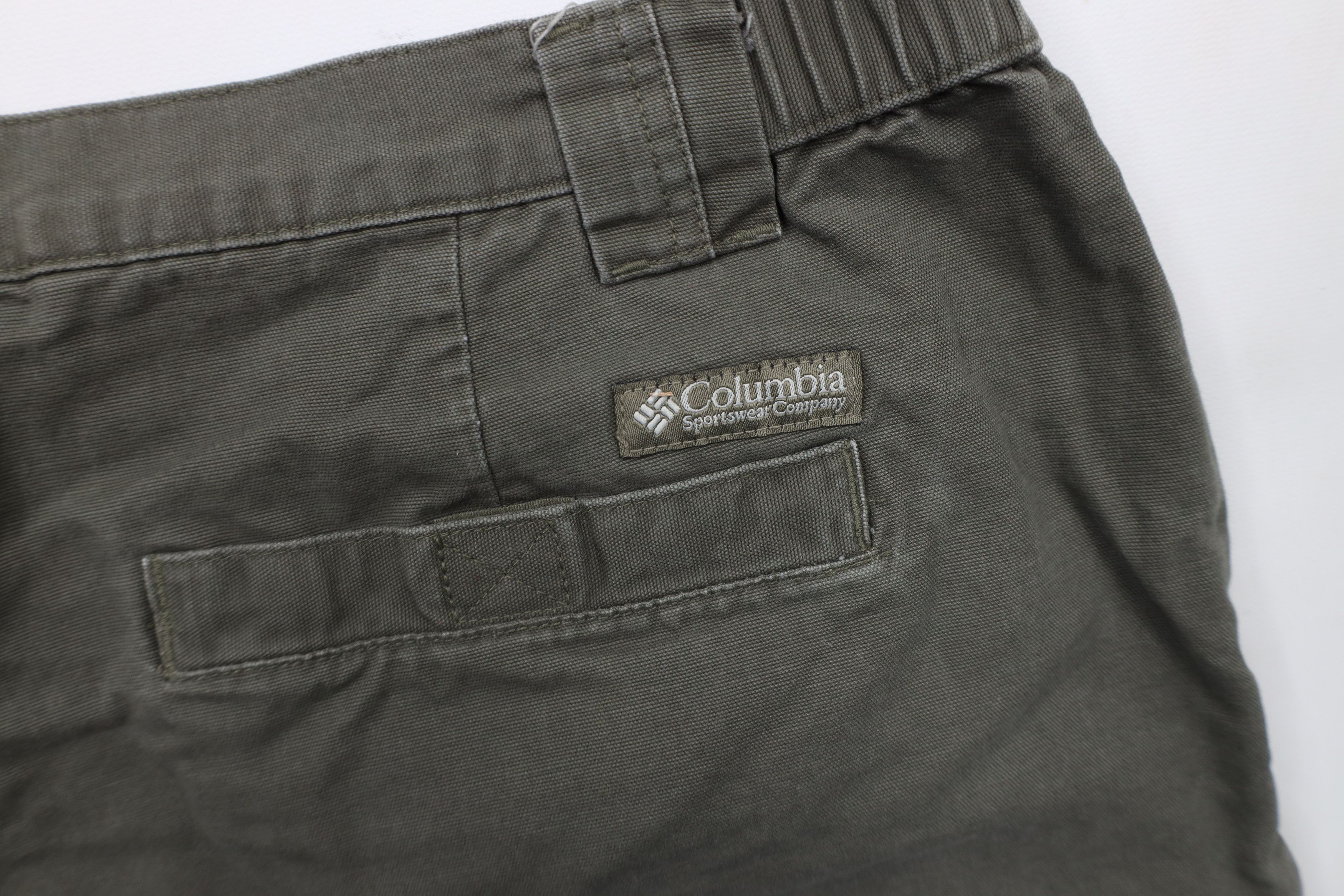 Columbia × Vintage Vintage Columbia Spell Above Knee Canvas Cargo Shorts Green Size US 40 / EU 56 - 12 Thumbnail