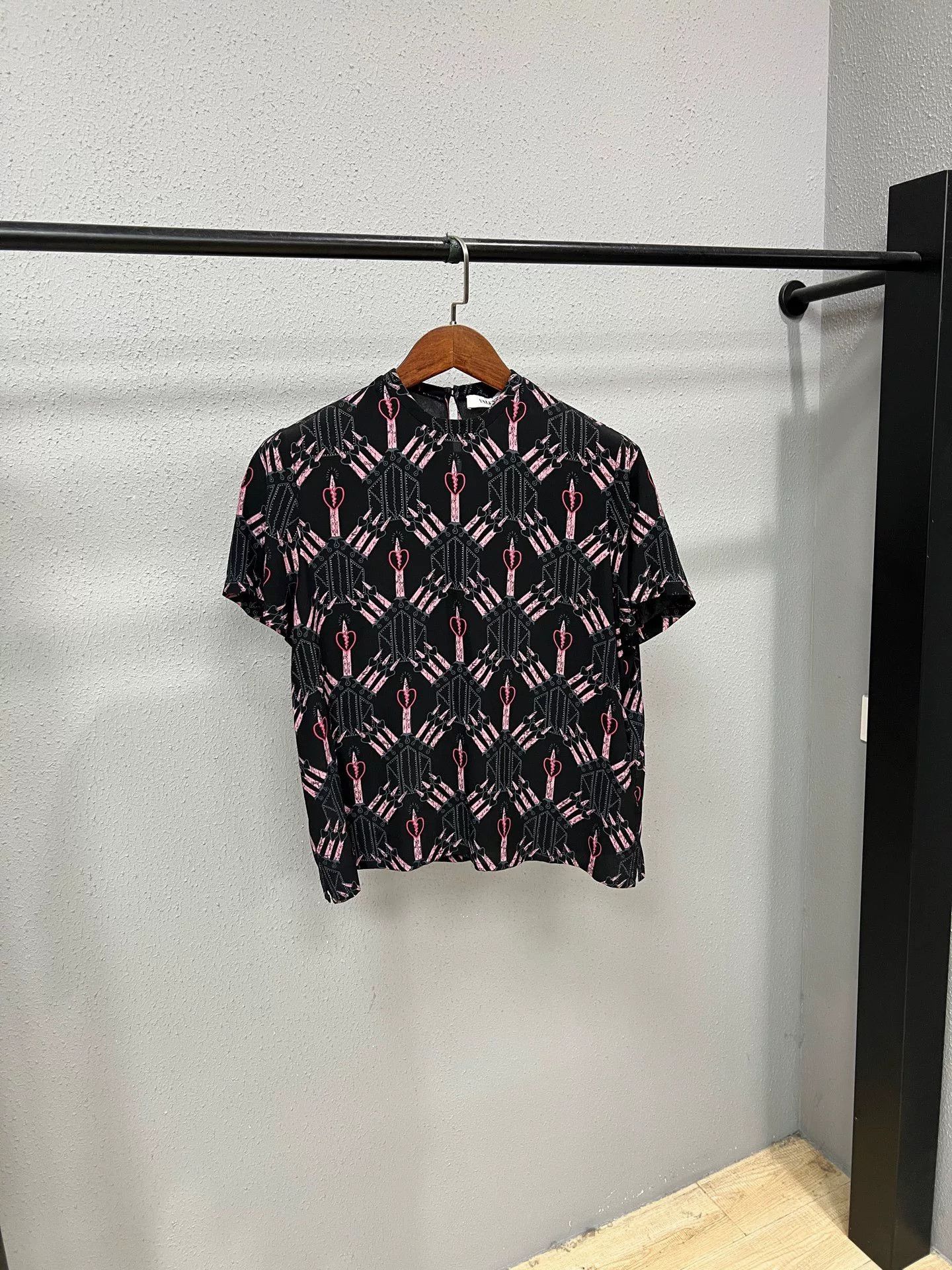 Valentino Valentino Silk Short-Sleeve Top Size S / US 4 / IT 40 - 1 Thumbnail