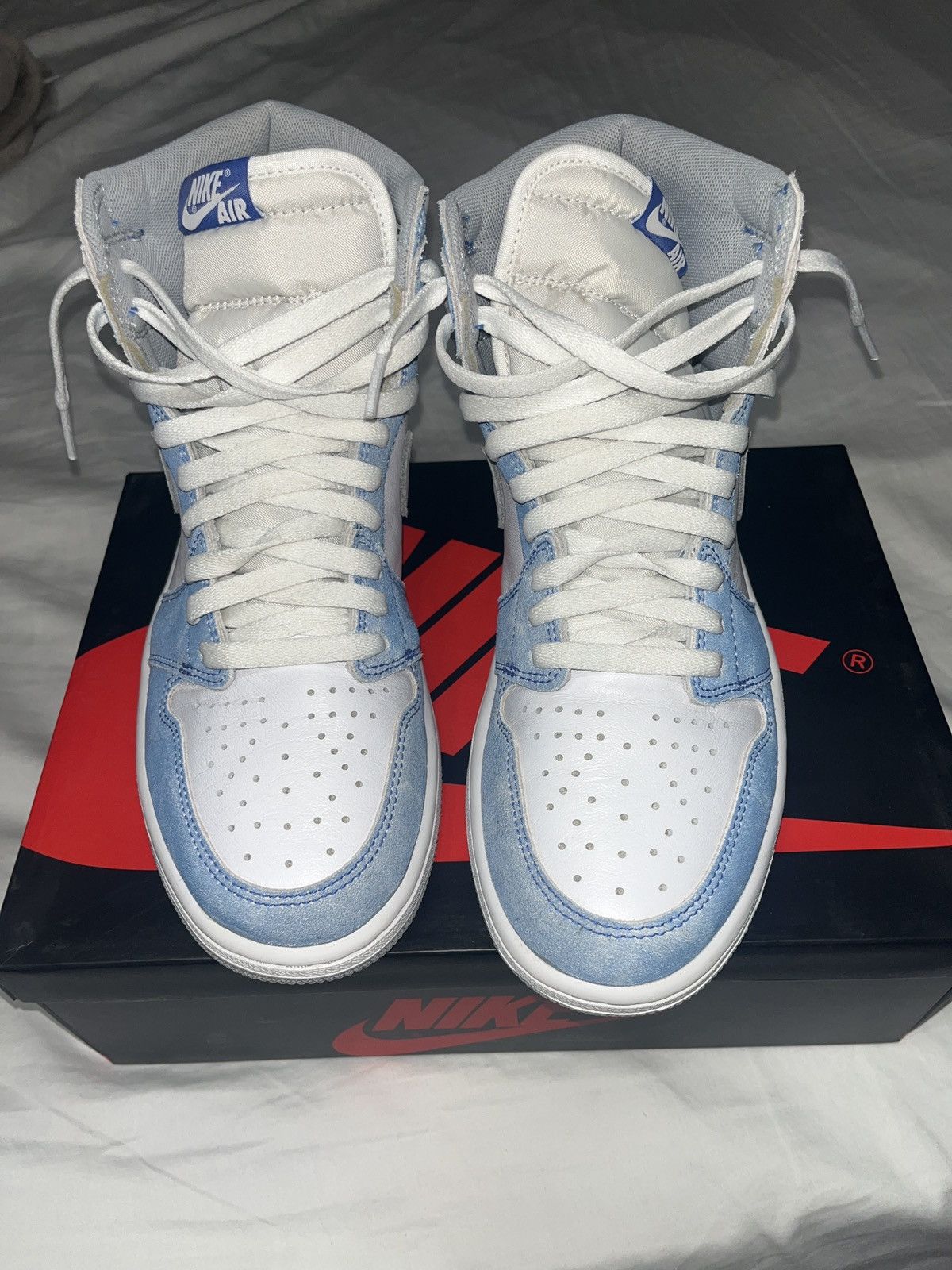 Jordan Brand Jordan 1 Hyper Royal size 9.5 (gently used) Size US 9.5 / EU 42-43 - 3 Thumbnail